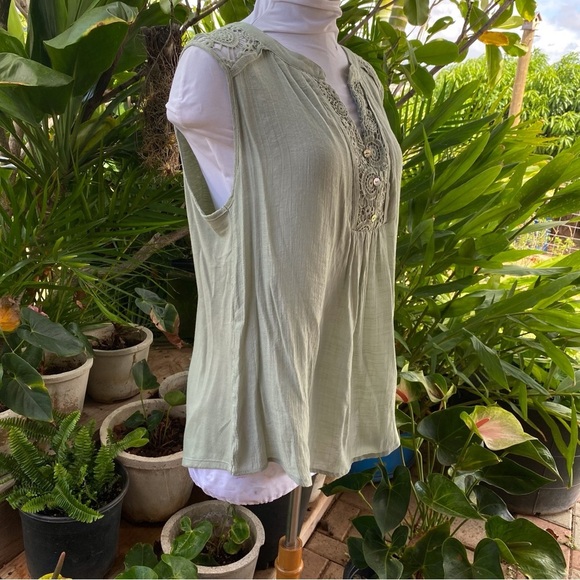 6 for$20♥️ PerCeption Concept sage colored blouse - Picture 4 of 8